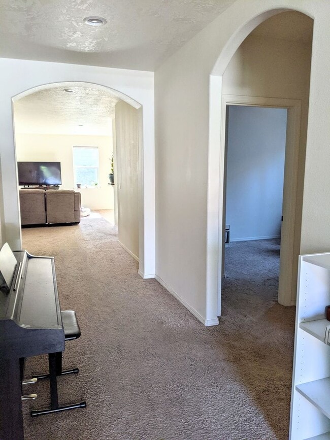 Photo - 3 Bed, 2 Bath Single Level Home in SE Bend...