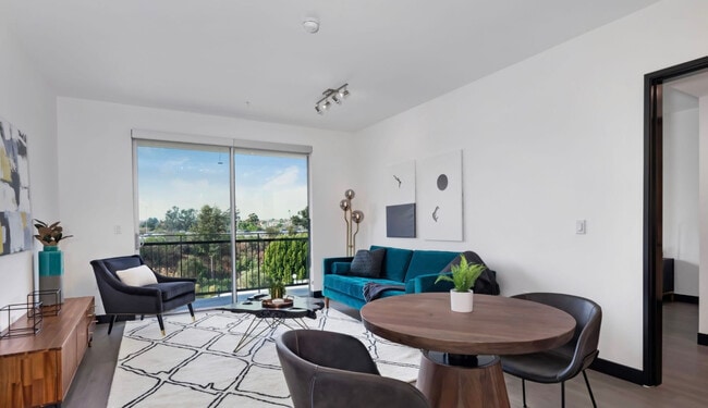 Vida Studio City