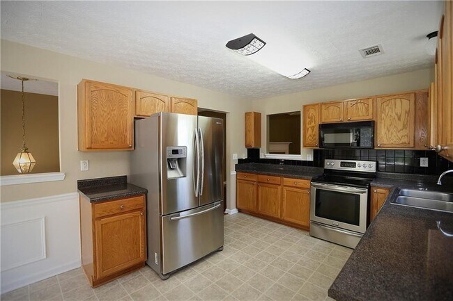 Photo - 1435 Stephens Pond View