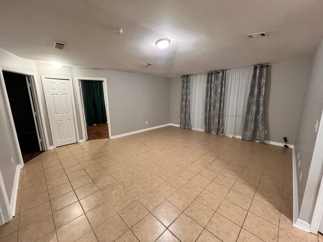 Photo - 6127 E Clay St