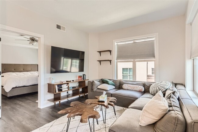 Photo - Highly desirable City Park one bed condo! Unidad 330