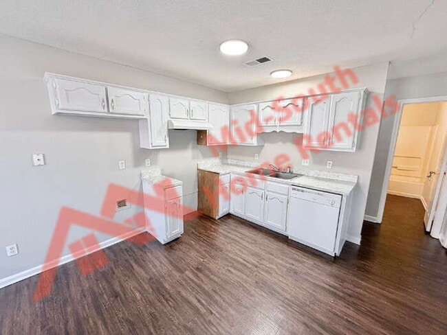 Photo - 4450 Longtree Cove