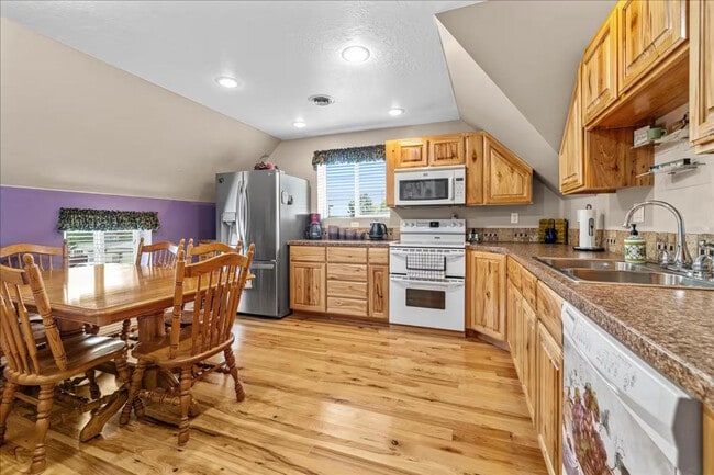 Photo - 203 6th Ave S Unidad ID1308985P