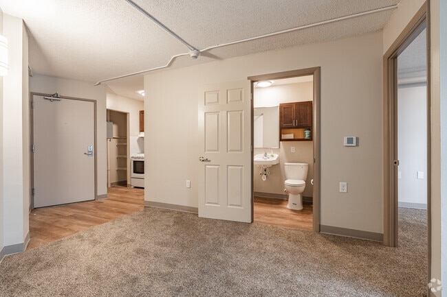 1BR, 1BA - 475SF