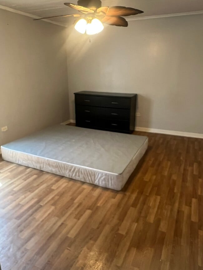 Photo - 5632 S Kedzie Ave