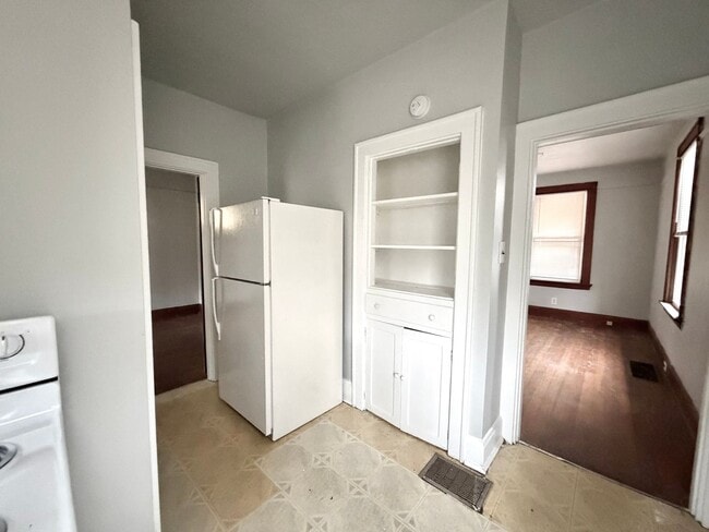 Photo - 2 or 3 Bed/1 Bath House for Rent!