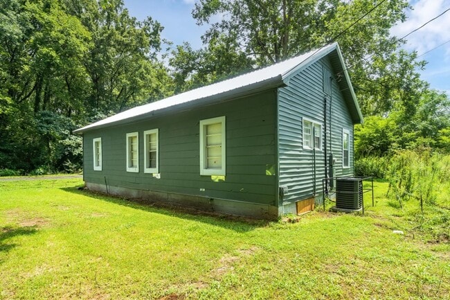 Photo - Cozy, Stylish, and Newly Renovated in the ...