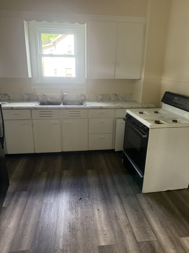 Photo - 33 W Judson Ave