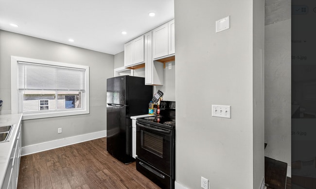 Photo - 1303 Sorin St