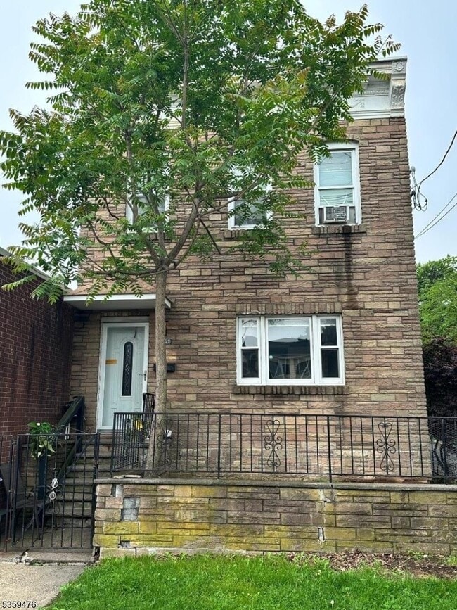 Photo - 1620 S Wood Ave Casa