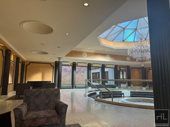 Building Photo - GRAND CENTRAL PARKWAY Rental