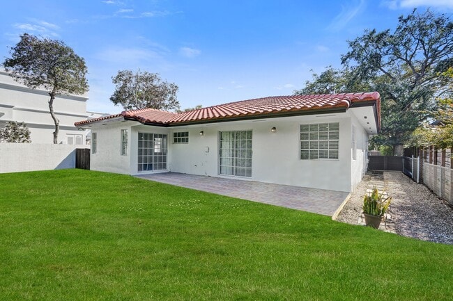 Photo - 5721 SW 11th St