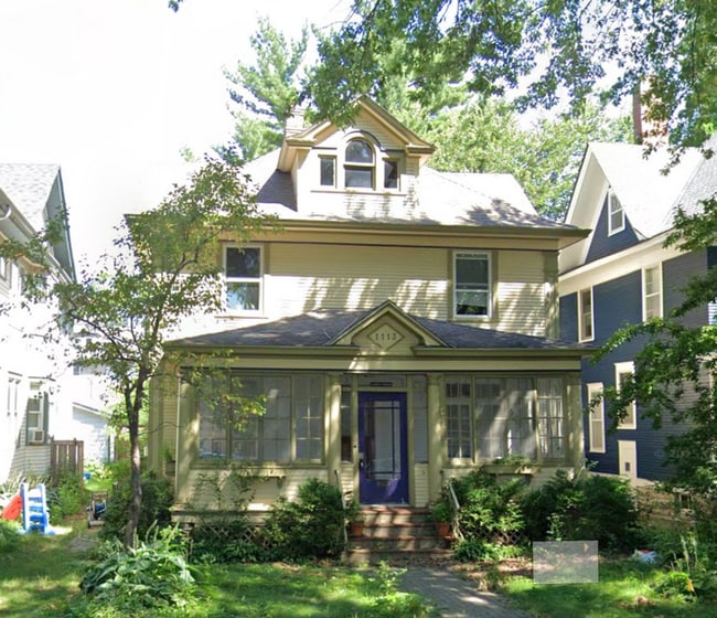 Building Photo - This Amazing 4BR/2 BA Home on Summit Hill ...