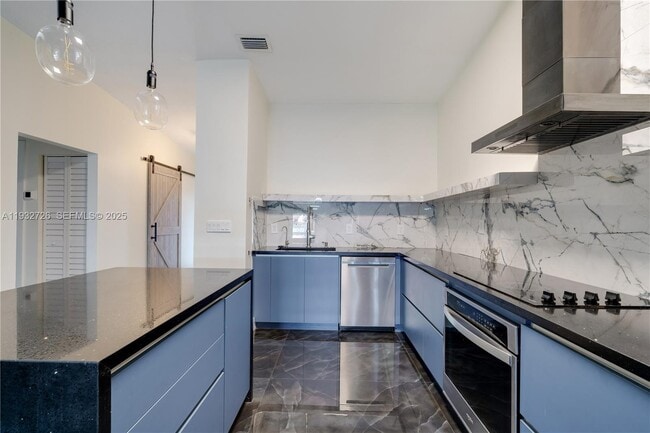 Building Photo - 14805 SW 74th Ln