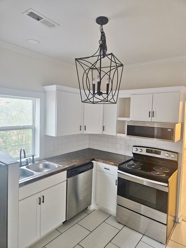 Photo - 807 2nd Ave NE