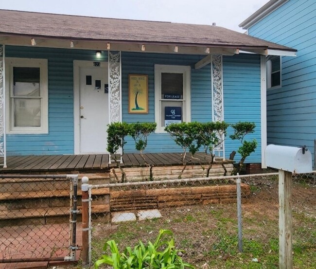 Photo - 823 Avenue K