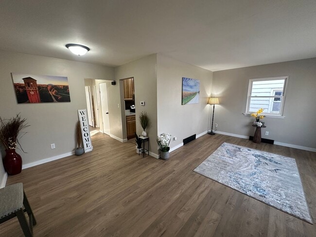 Photo - 1126-1128 Byron Ave. Apartamento Unidad 1126 Byron Ave.