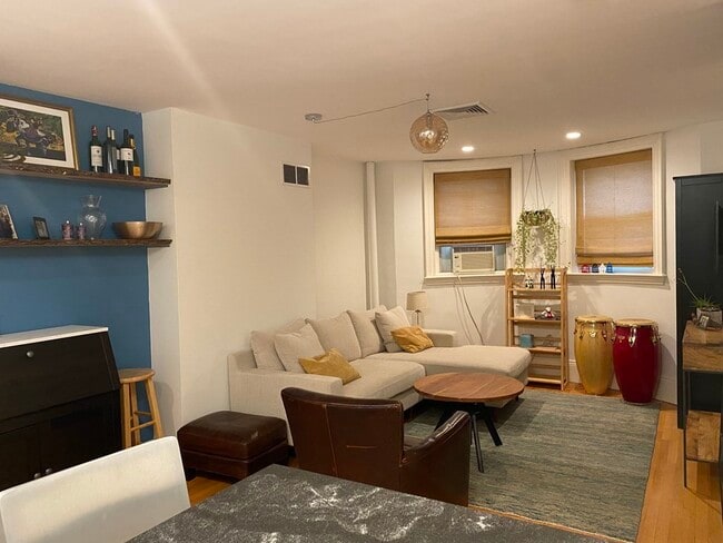 Building Photo - 89 Warren Ave Unit 1