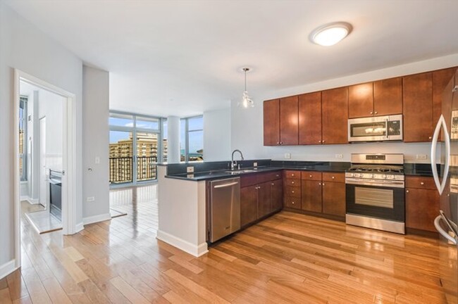 Photo - 1600 S Prairie Ave Condo Unit 1203