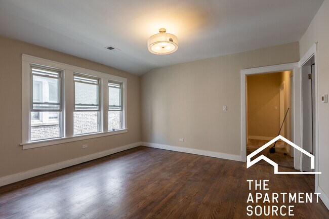 Photo - 3921 N Saint Louis Ave Unidad 2