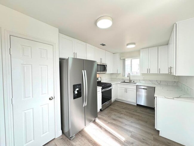 Photo - 7304-7308 Fulton Street Unit 7304