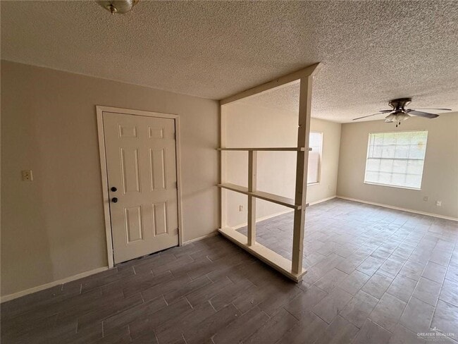 Photo - 10 Tamarack Ave