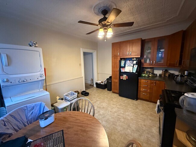 Photo - 1911 Jane St Unit 2