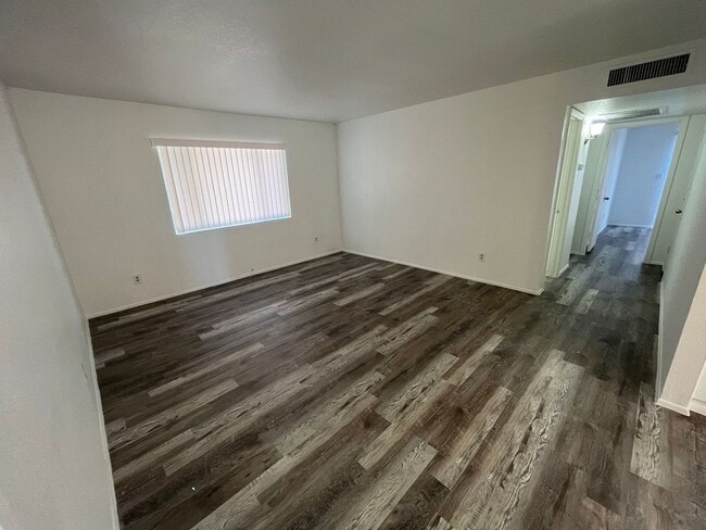 Photo - 10219 N 12th Ave Unidad 03