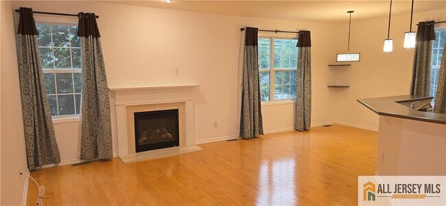 Photo - 72 George Russell Way