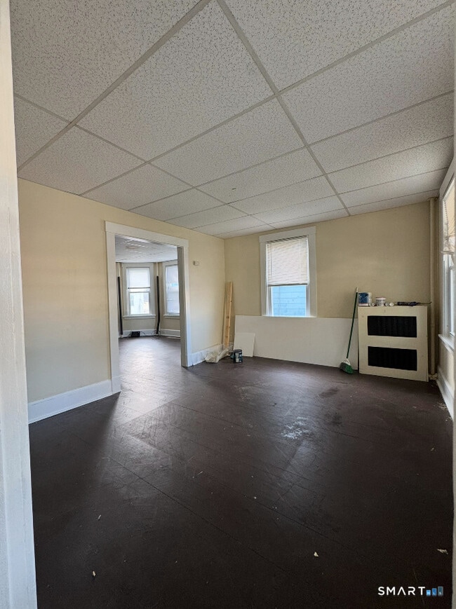 Photo - 144-146 Montauk Ave