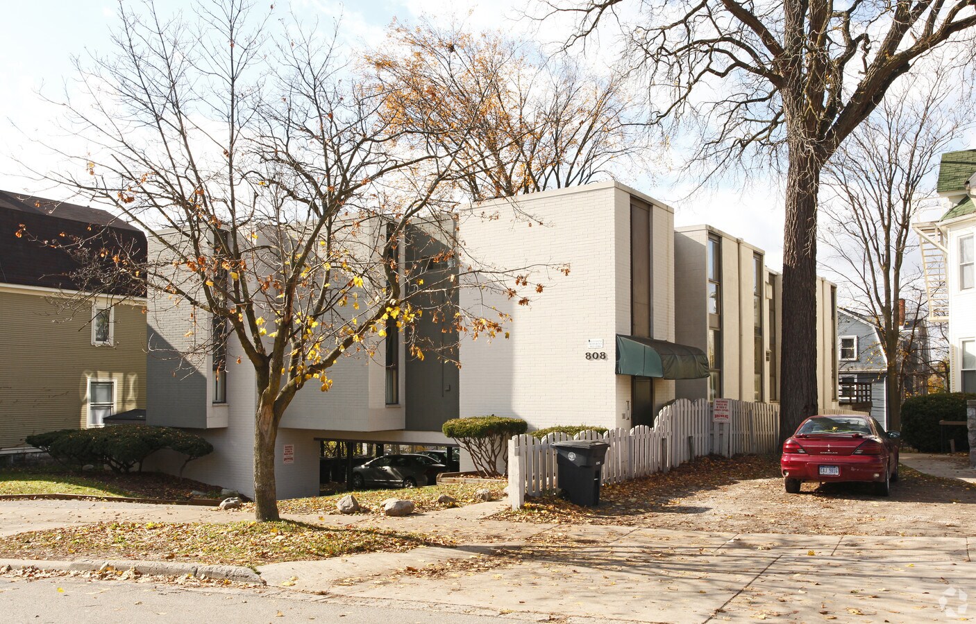 Primary Photo - 808 Oakland Ave