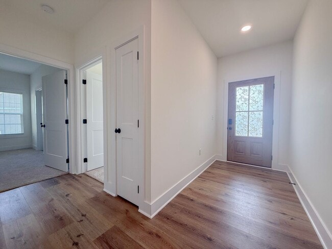 Photo - 3-Bedroom Home Steps from Resort-Style Pool with Jack-and-Jill Bath