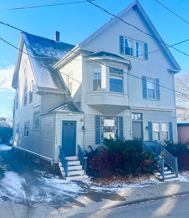 Building Photo - 11 Sherman St Unit 1L