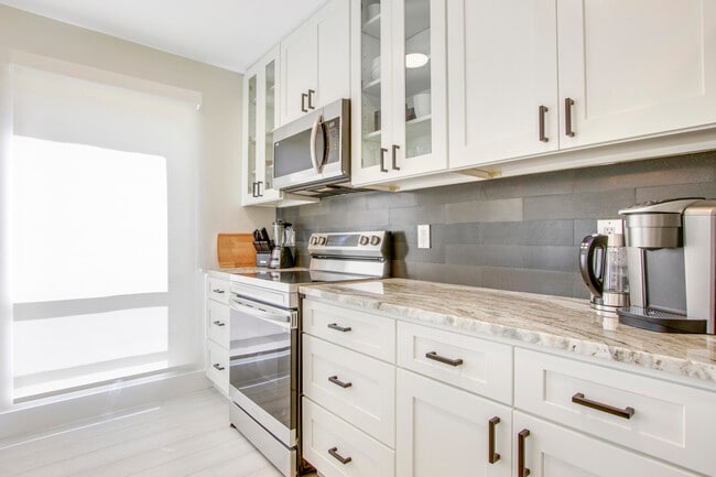 Photo - 512 Brackenwood Pl