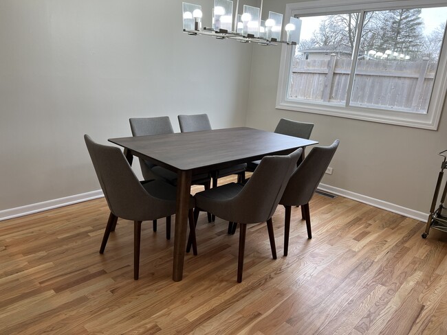 Photo - 725 Hibbard Rd