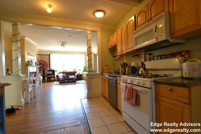 Photo - 1665 Commonwealth Avenue