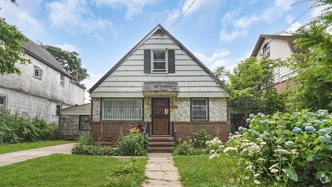 Building Photo - 89-48 196th St Rental