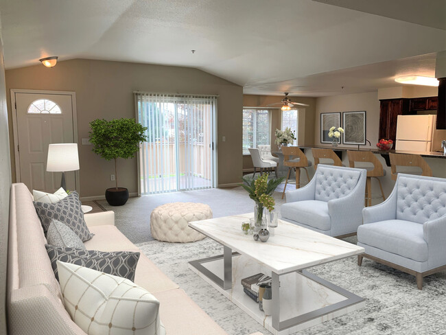 Living Room - Arbor Ridge Apartments