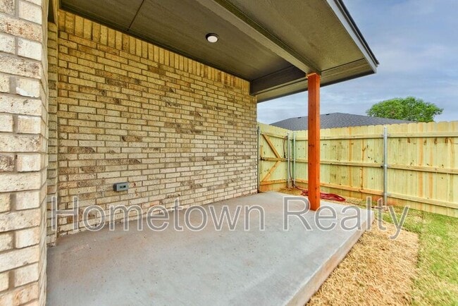 Photo - 500 N Cyn Ter