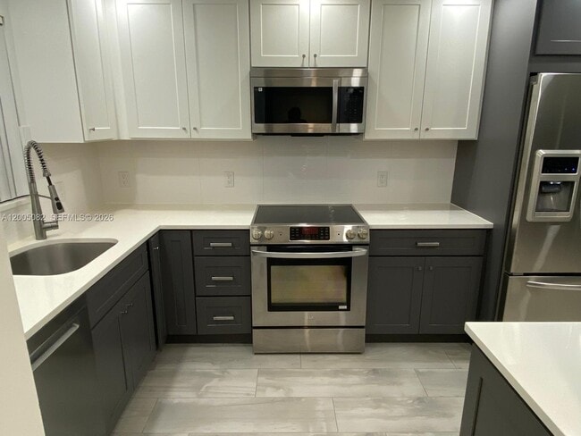 Building Photo - 660 Tennis Club Dr Unit 205