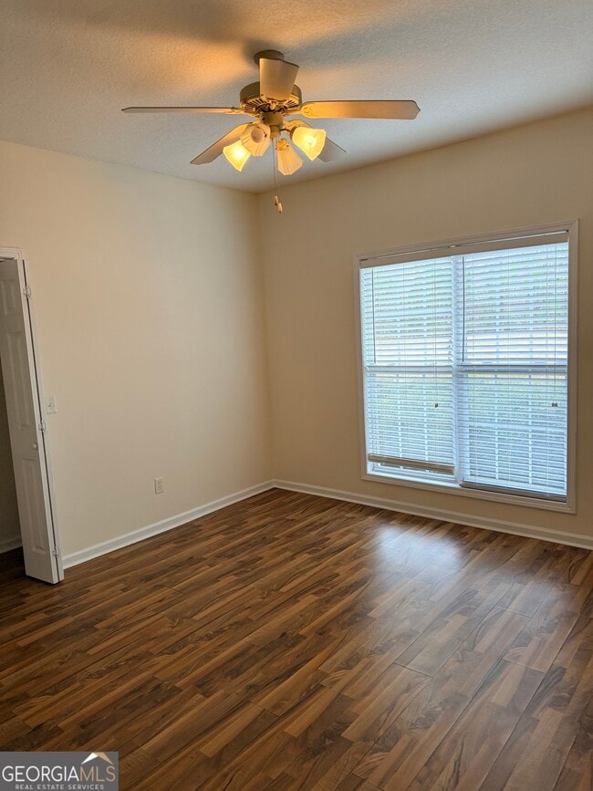 Photo - 1114B Southbend Dr