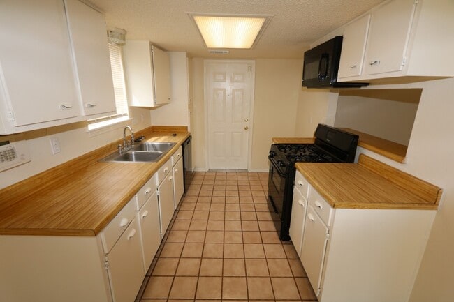 Photo - 2106 Marot Dr