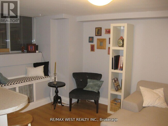 Photo - 237 Vaughan Rd Unité Bsmt