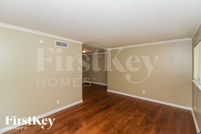 Photo - 5405 Lyford Ave