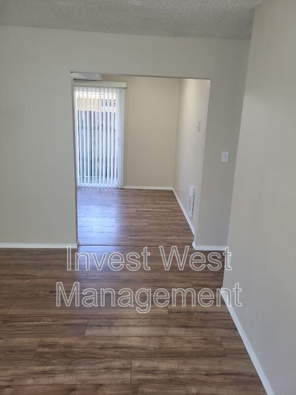 Photo - 2815 E 19 St