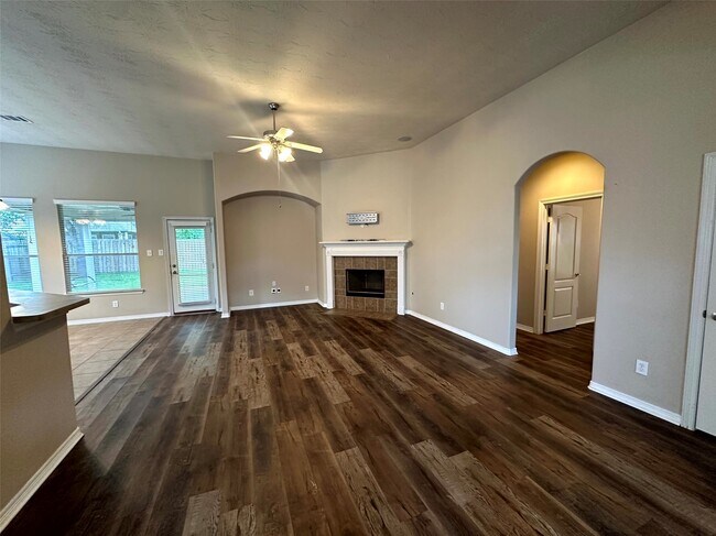 Photo - 2047 Lulach Ln