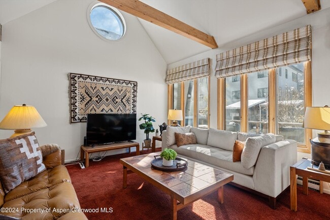 Photo - 217 W Bleeker St