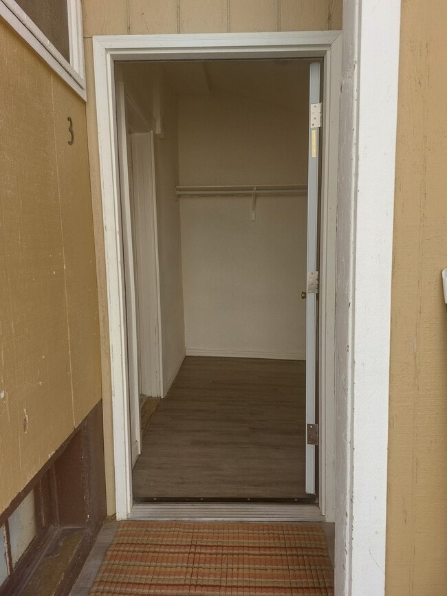Photo - 819 16th St