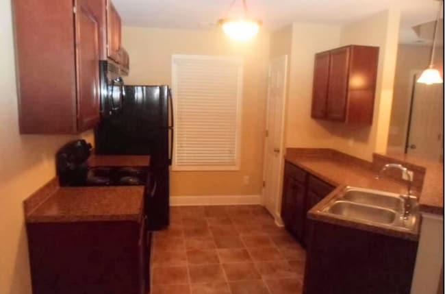 Photo - 2708 Tree St