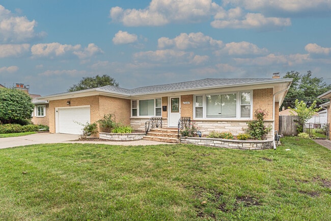 Photo - 5018 Dobson St